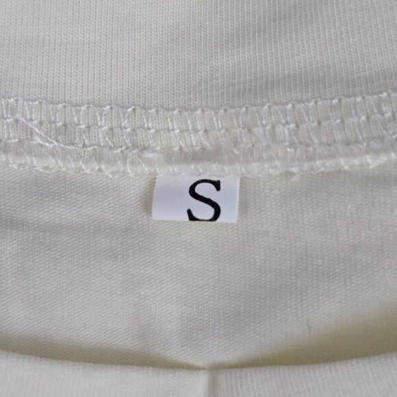 NWOT "To All The Ladies In The Place With Style & Grace" Graphic T-Shirt Small - Picture 3 of 5